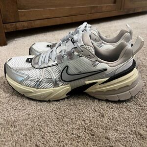 Nikes V2K LIKE NEW